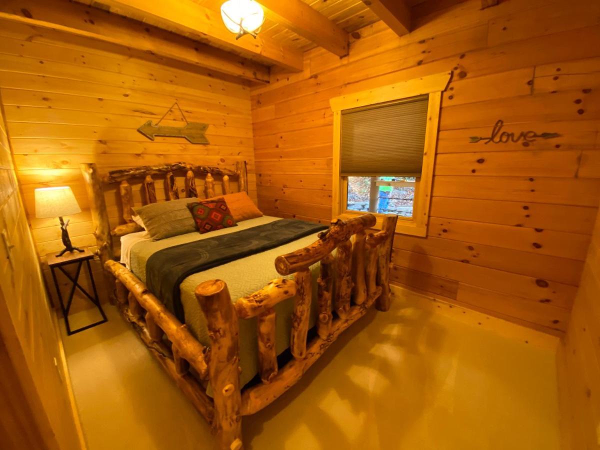 Pine Creek Cabins & Camping Resort South Bloomingville Esterno foto