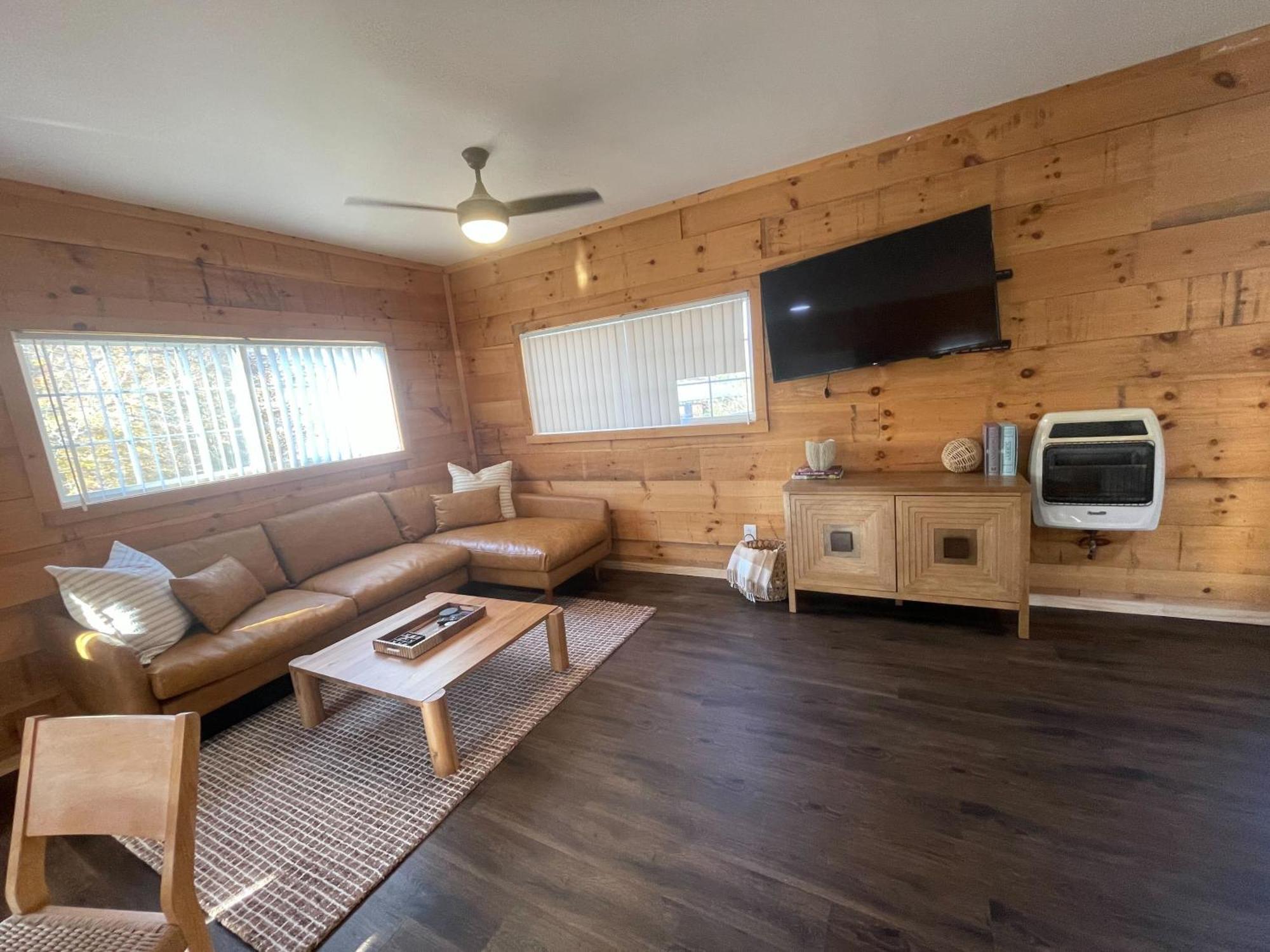 Pine Creek Cabins & Camping Resort South Bloomingville Esterno foto