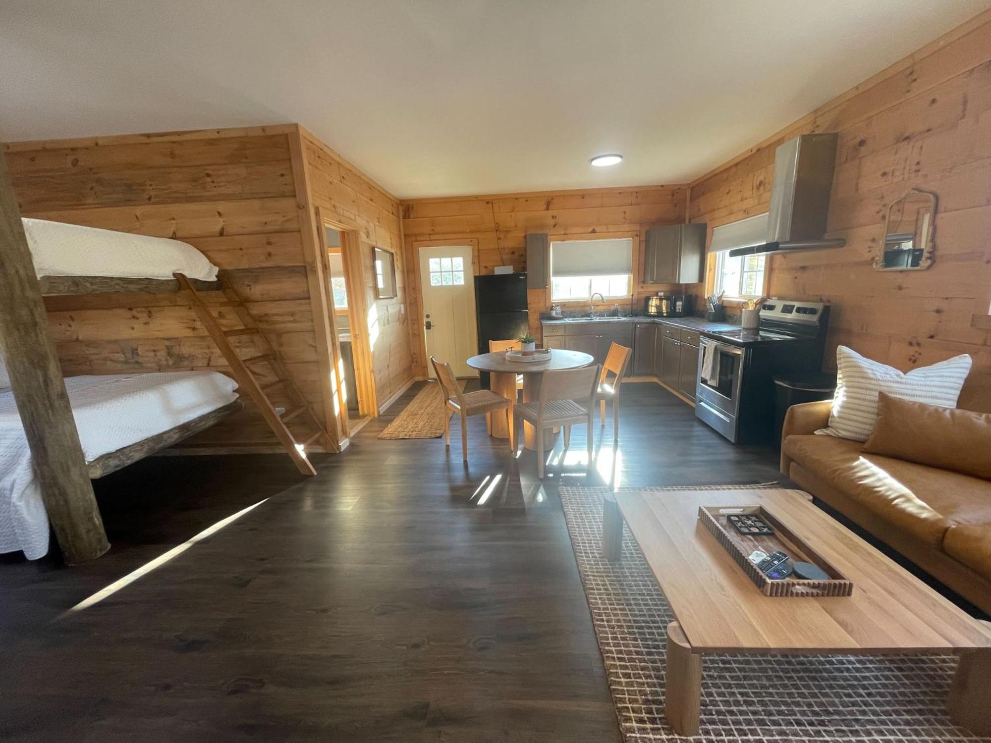 Pine Creek Cabins & Camping Resort South Bloomingville Esterno foto